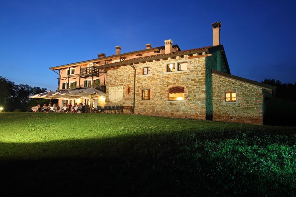Agriturismo Scacciapensieri Buttrio Bagian luar foto