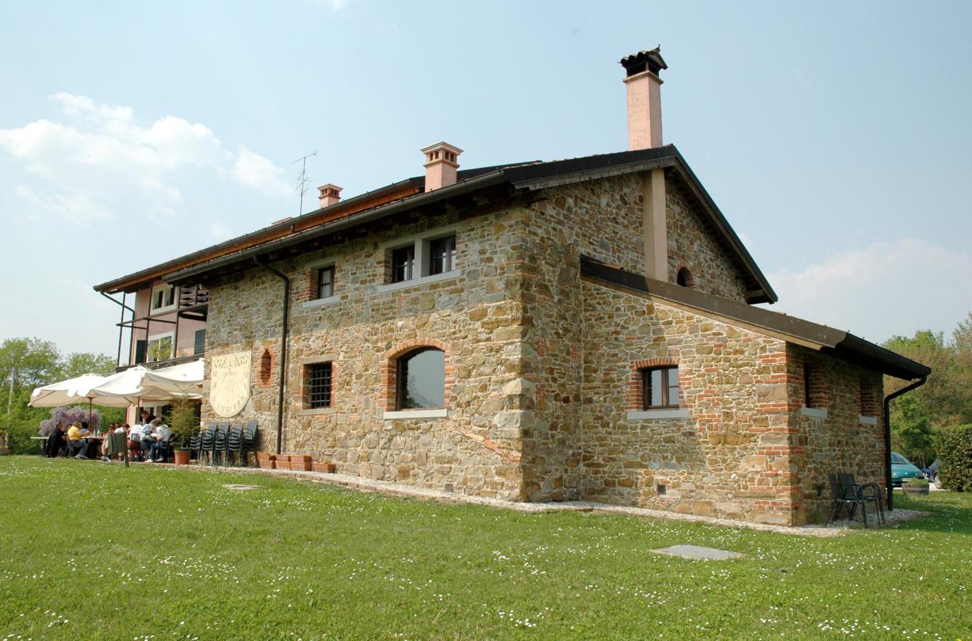 Agriturismo Scacciapensieri Buttrio Bagian luar foto